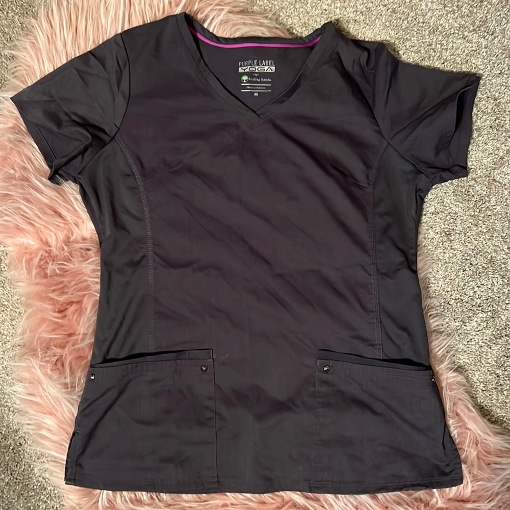Grey healing hands scrub top. Size M.